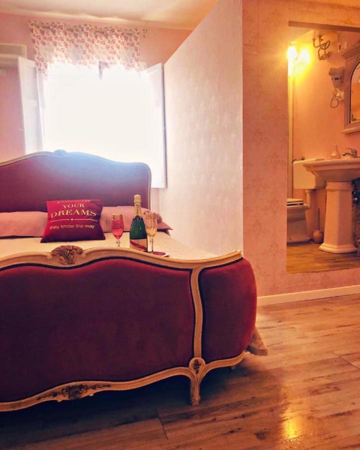 B&B Dimora Chic Gioia Tauro Bagian luar foto