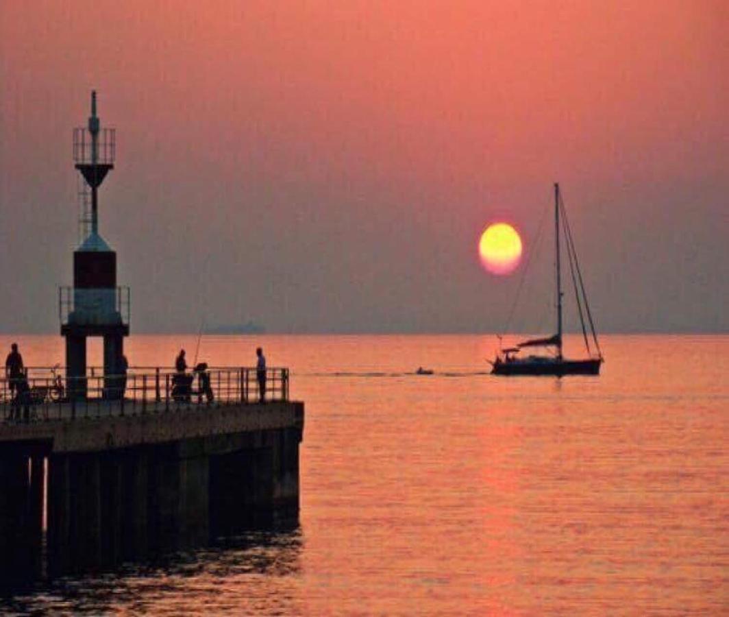 B&B Dimora Chic Gioia Tauro Bagian luar foto